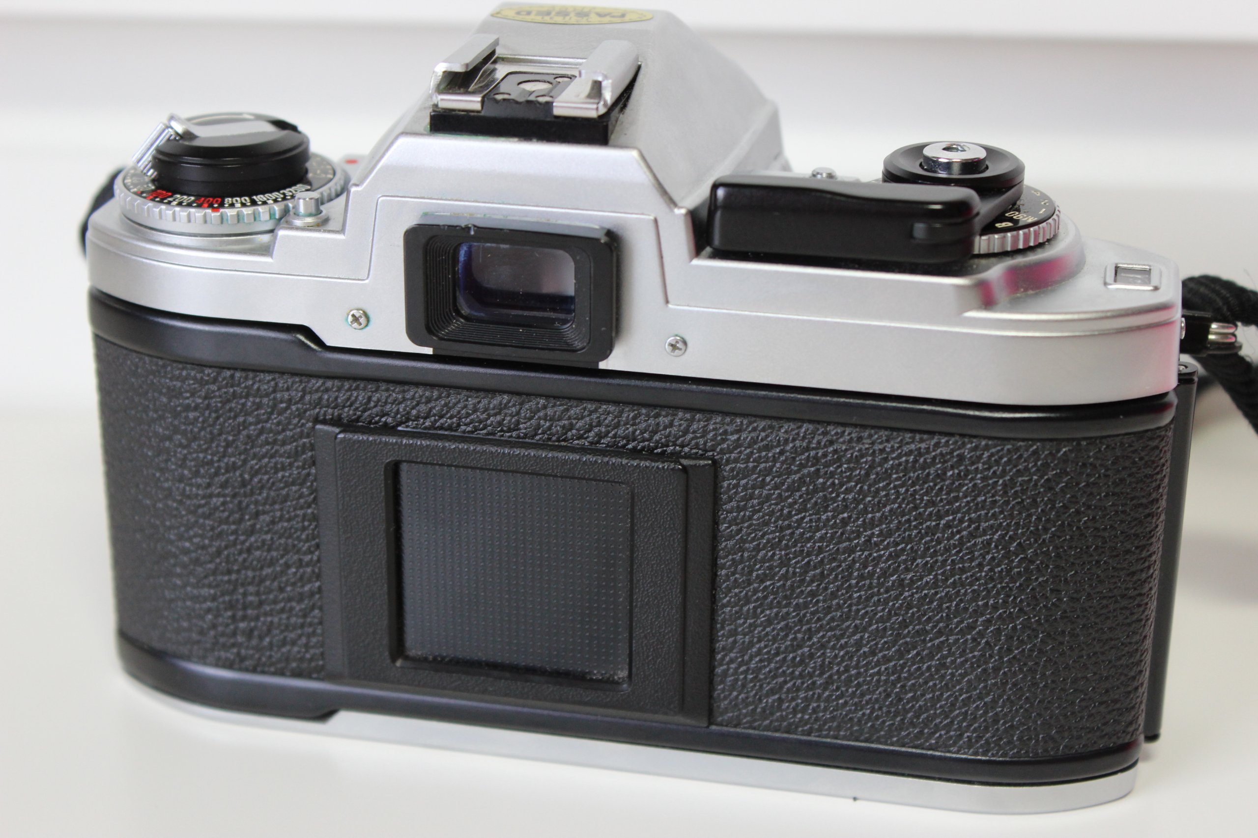 Amazon | Nikon FG SLRフィルムカメラ。クロームボディ。 | 一眼レフ