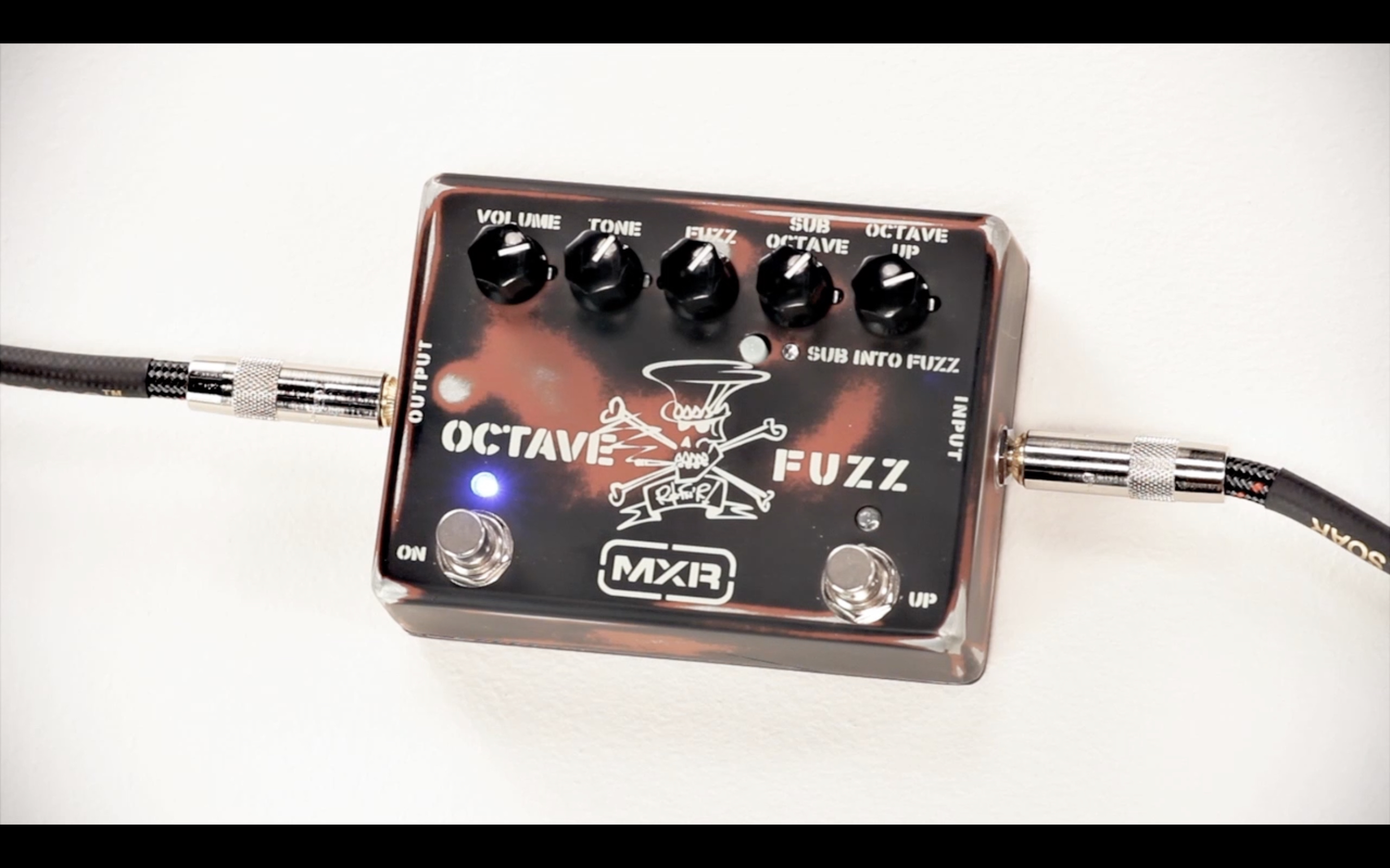 Amazon.com: MXR® Slash Octave Fuzz : Musical Instruments