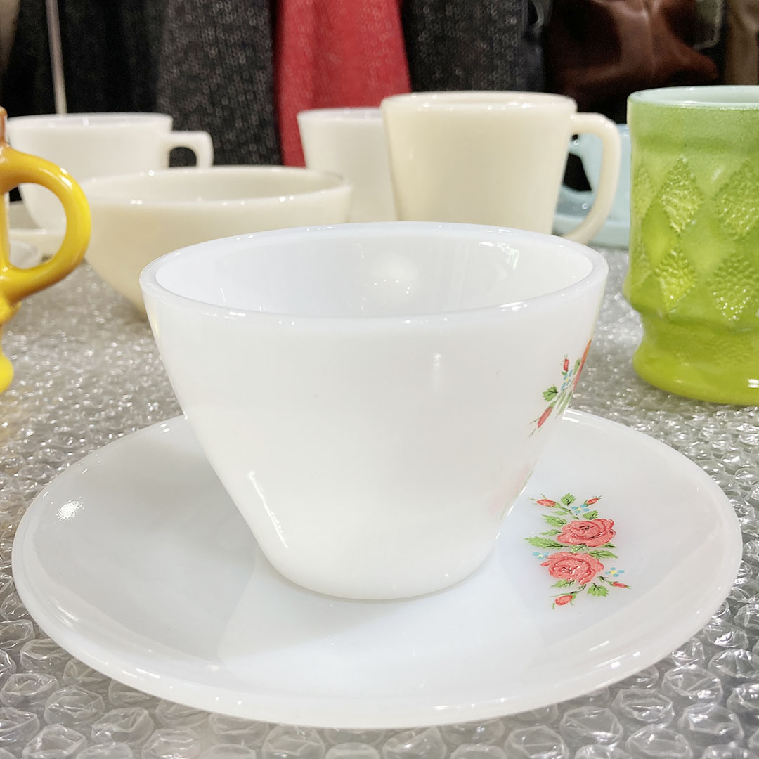 プレミアムローズカップ＆ソーサー 1960年代製造 Fire-king