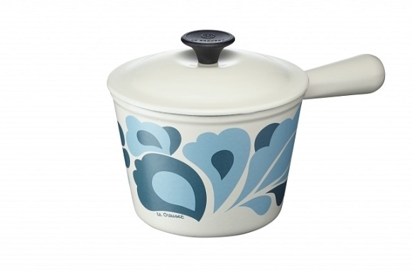 ル・クルーゼ」の新作は日本限定のピーコック柄！｜Lifestyle