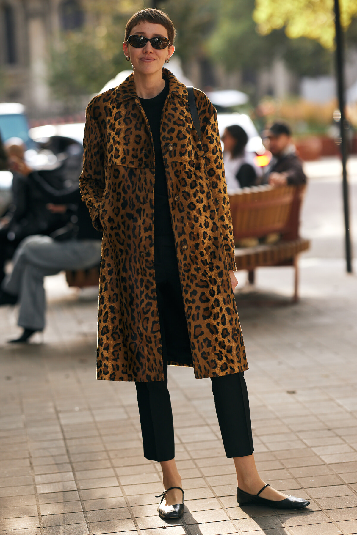 ロンドンとパリのストリートから。お洒落上級者はレオパードをどう着