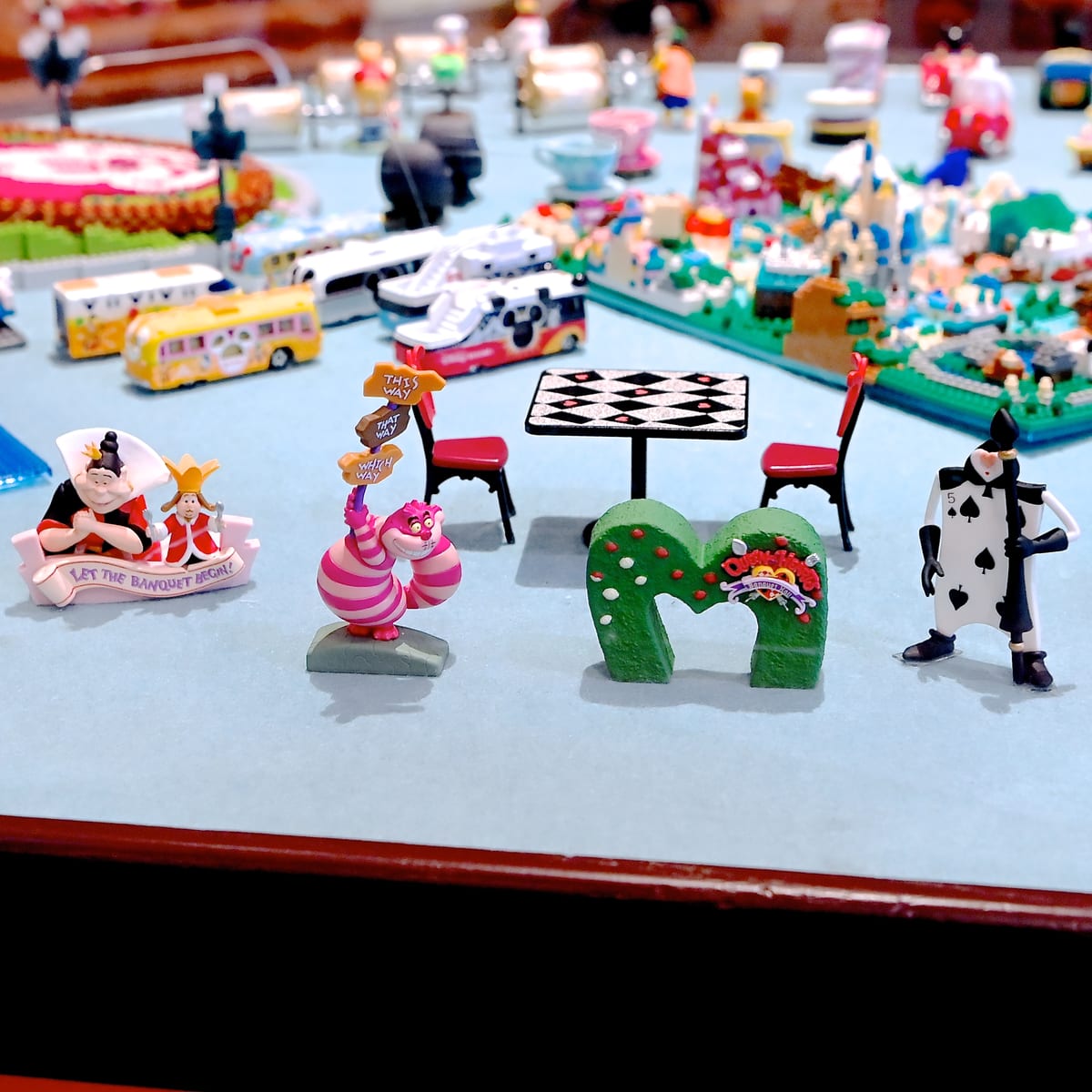 クイーン・オブ・ハートのバンケットホール」デザイン！東京