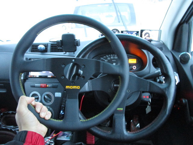 モモヴェローチェレーシングステアリング35パイ momo ヴェローチェ