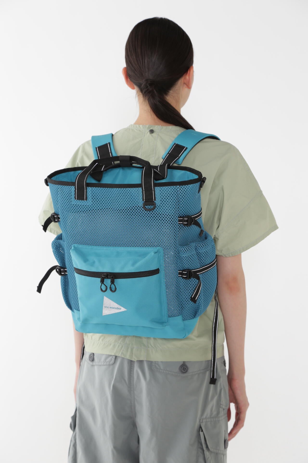 3D mesh 2way tote bag | and wander（アンドワンダー） ｜【公式