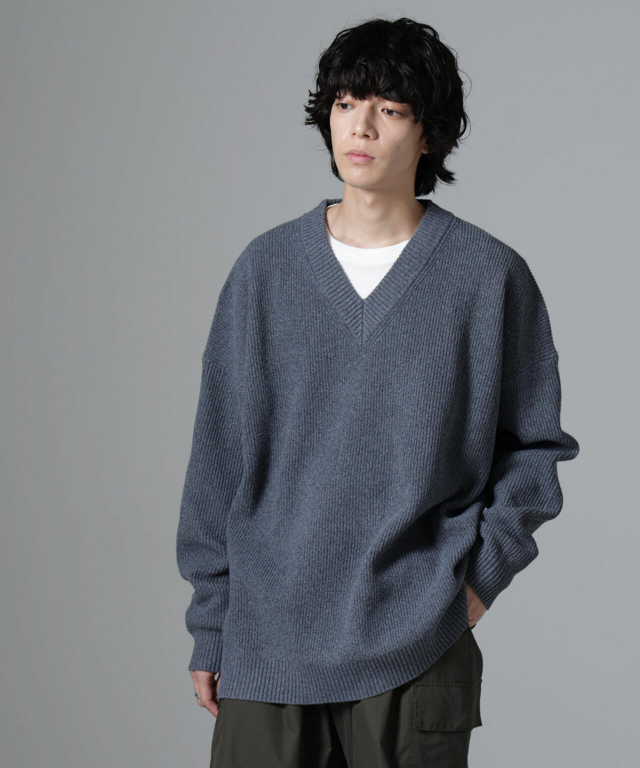 WEB限定/Vネックオーバーサイズニット | NANO universe（ナノ