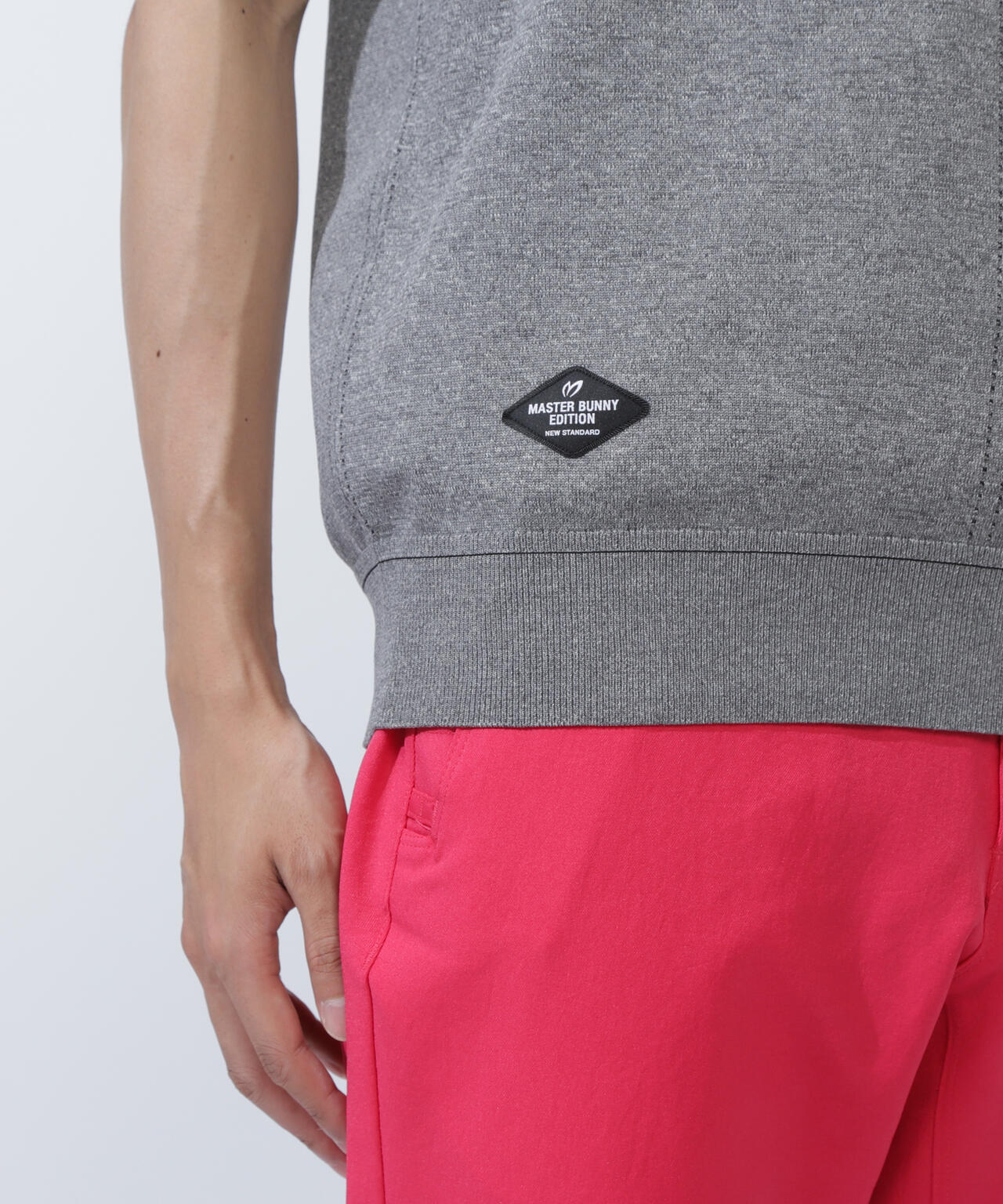 マスターバニーエディション クルーネック ベスト 2024年春夏 ベージュ