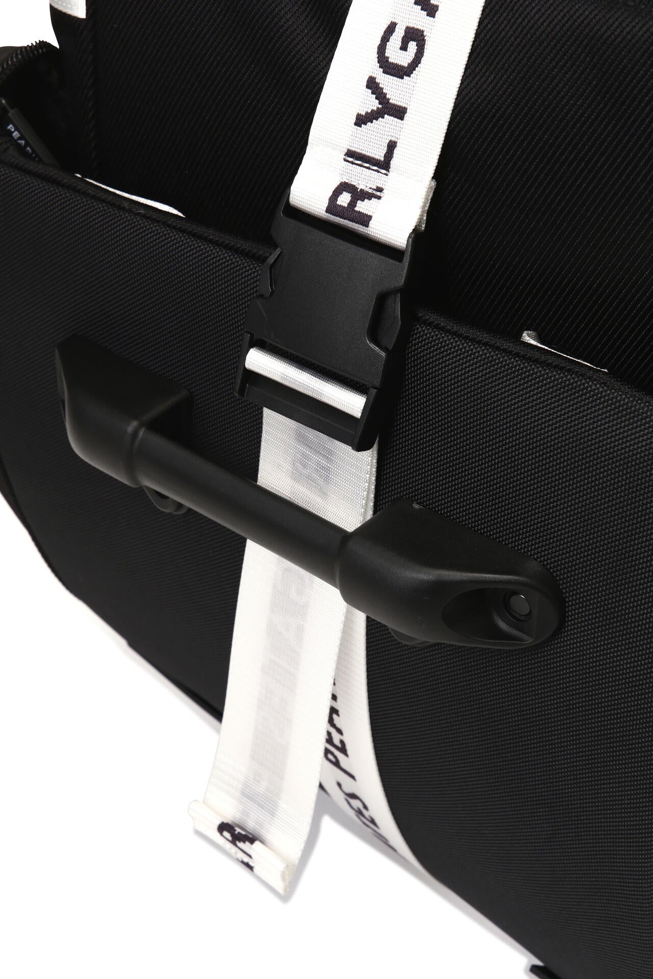 公式オンライン&一部店舗限定】キャリー付きBLACKトラベルカバー (46