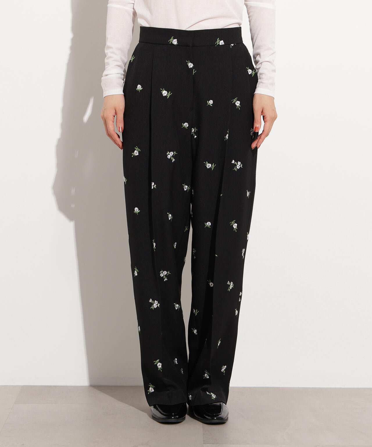 小室安未さん着用】エンブロイダリーフラワーパンツ | N. Natural