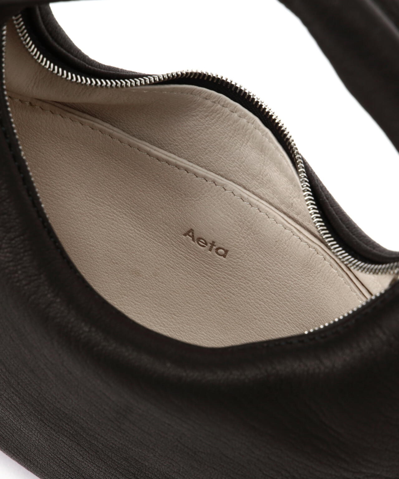 Aeta / ROUND ONE SHOULDER : S | THE LIBRARY（ザ ライブラリー