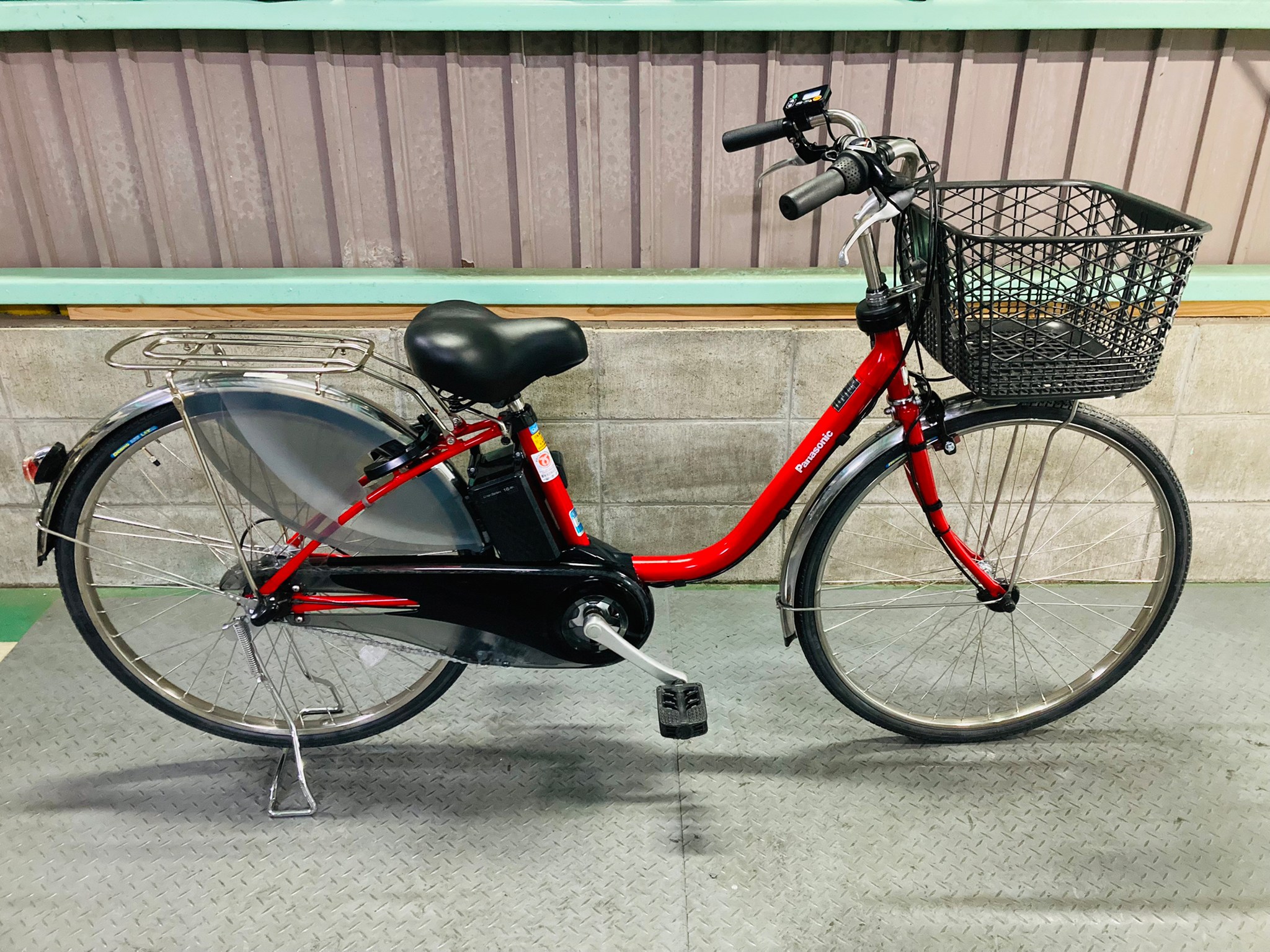 大阪府内送料無料】Panasonic vivi 26インチ 赤 大阪府内送料無料