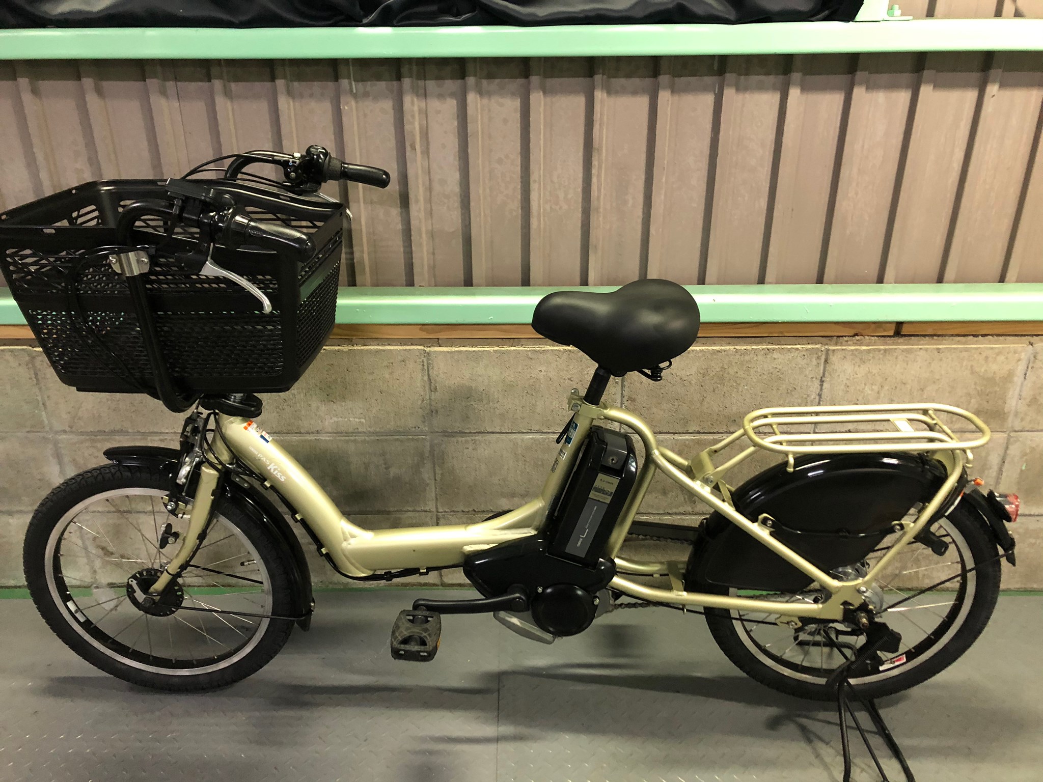 Emiko )ヤマハPAS KISS 20インチ 3段変8.7Ah充電器有 ろみまま )ヤマハ