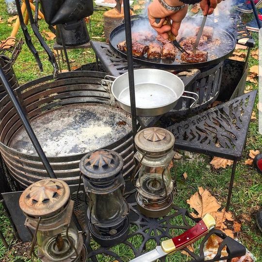 山賊山【sanzoku mountain】の焚き火台mouncos はご存知ですか