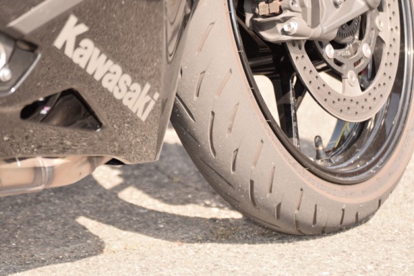 ジムカーナでZX-25RノーマルタイヤGPR-300使った結果はこうだった