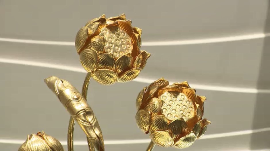 まばゆい輝き放つ”安全資産”に熱視線 金価格は最高値を更新 店頭には約