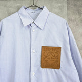 ロエベ アナグラム レザーパッチ ストライプ 長袖シャツ ホワイト