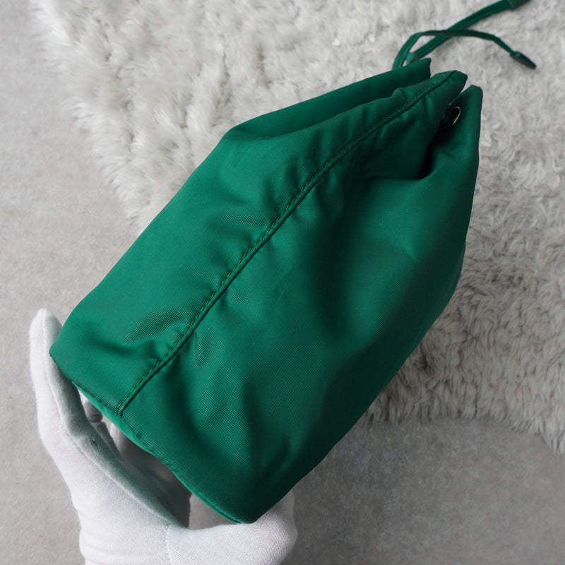 プラダ ポコノ テスート ナイロン 巾着 バッグ ポーチ エメラルド