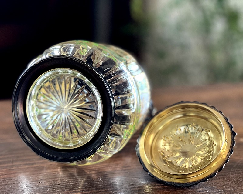 オールド・バカラ 1870年頃 ホワイト オパーリンクリスタルガラス製