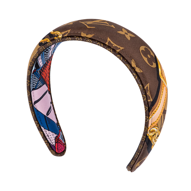 Louis Vuitton」シルクのスカーフを使った一点物のヘアバンド | Numero