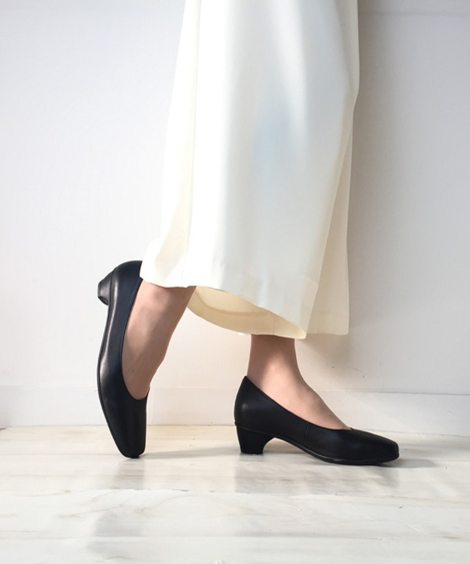 3E／日本製／本革】ふかふか サイレントヒールパンプス blanc/bleu