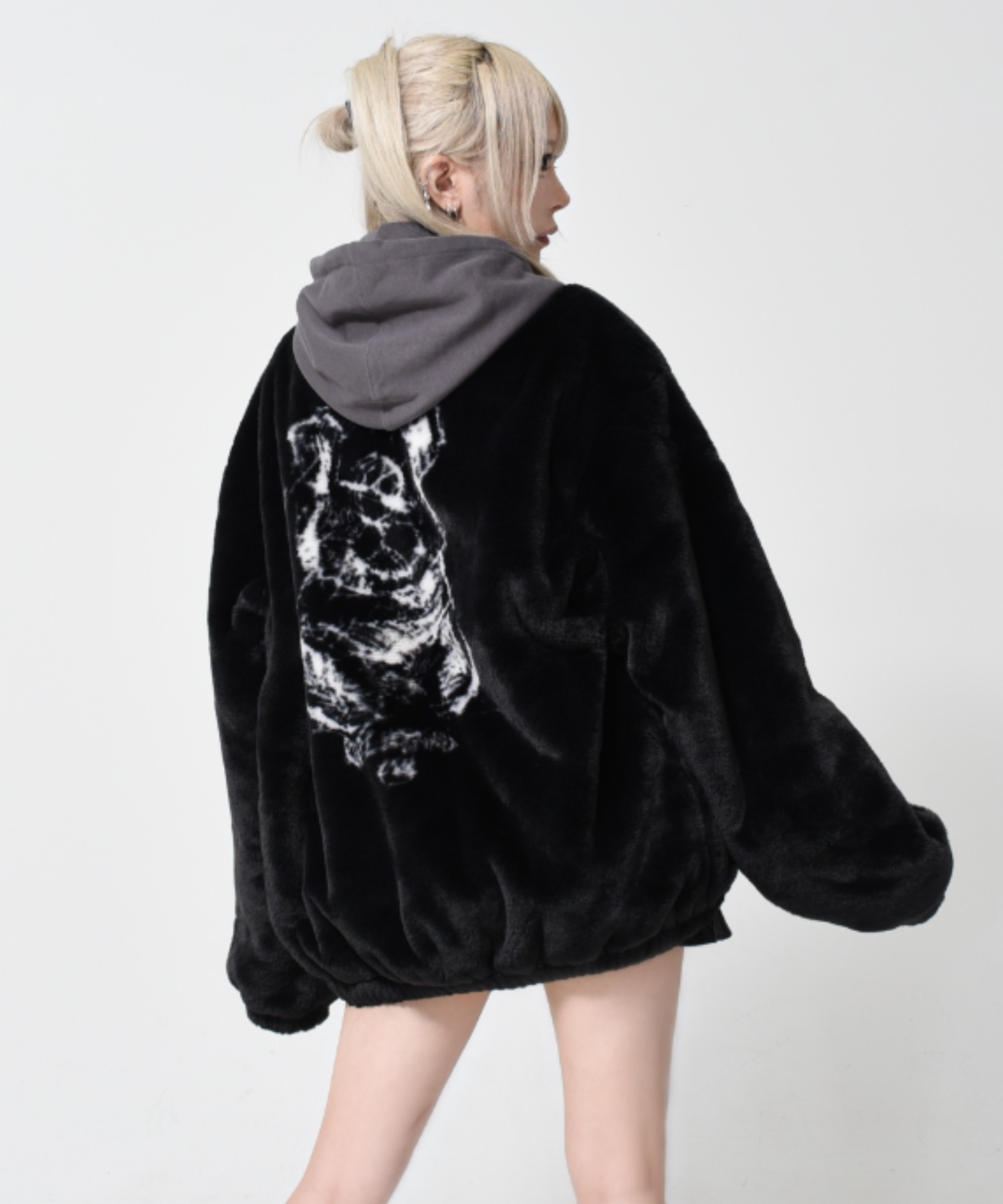 OY/オーワイ』 BACK SKETCH ODOLLY FUR JACKET/バックステッチ