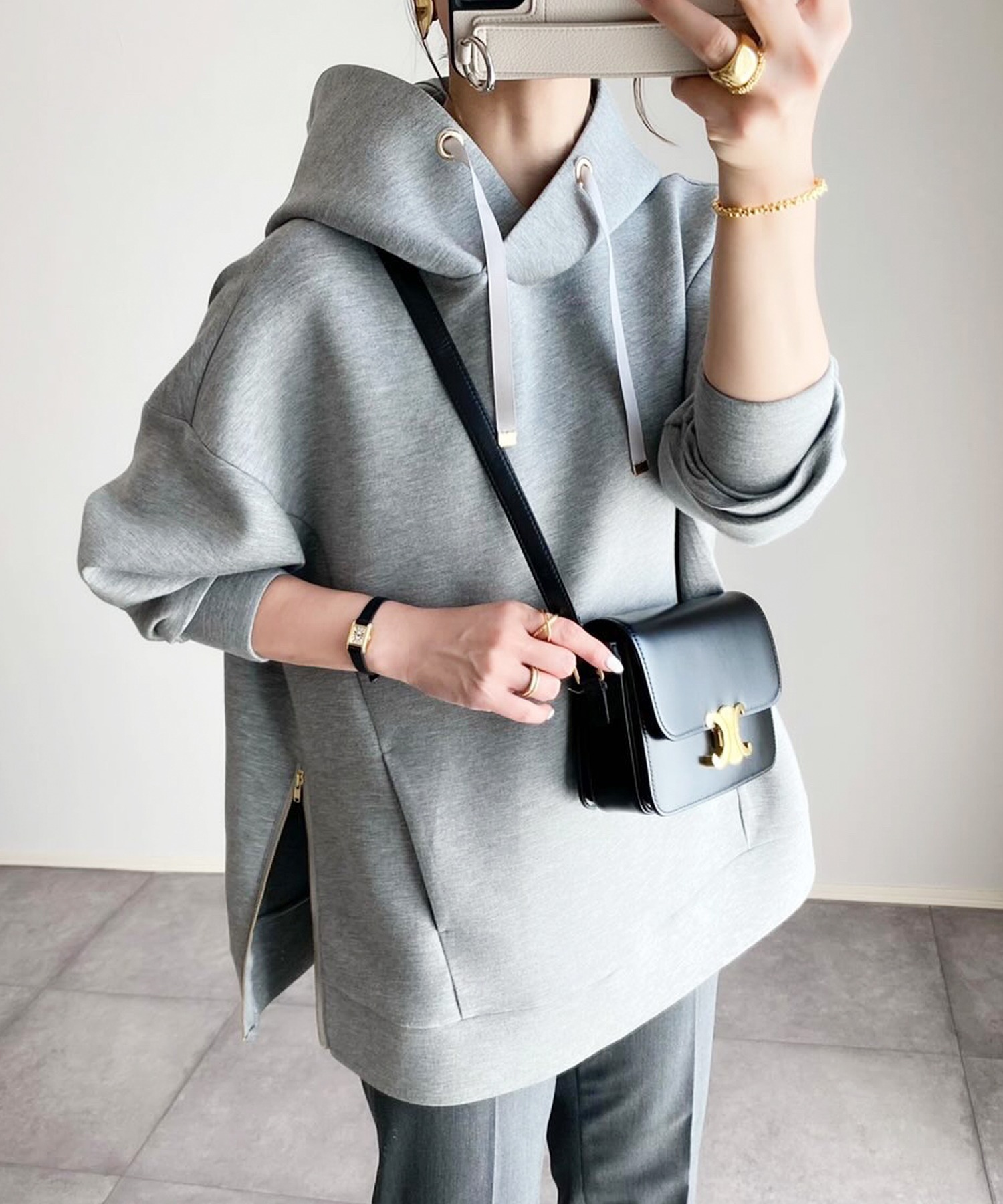 大人フーディー】サイドジップダンボールニットフーディー Emma Taylor