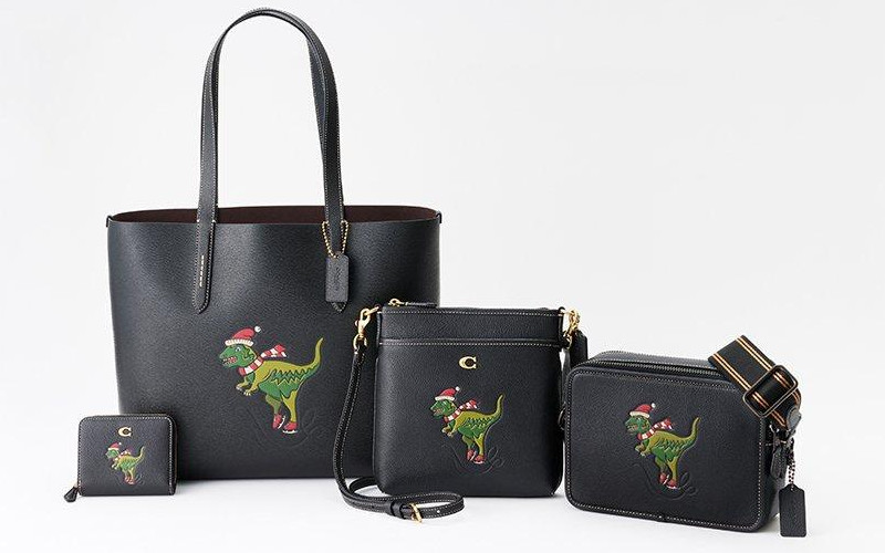 スケートする可愛い恐竜入りのバッグ＆ウェアが東京ミッドタウンで先行