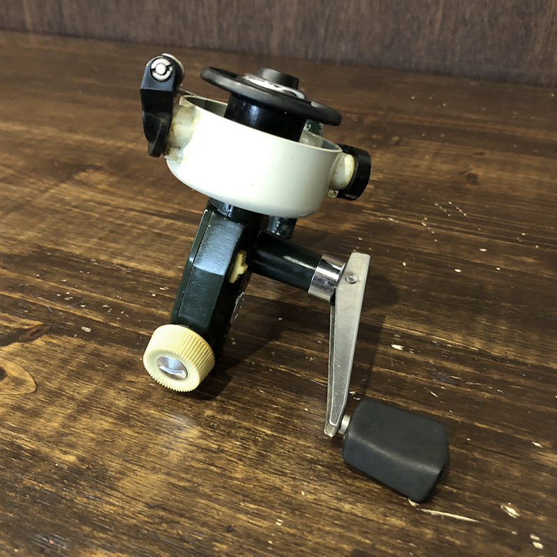 Abu Cardinal 33 Spinning Reel Early Rocket Bail Model Fn741200