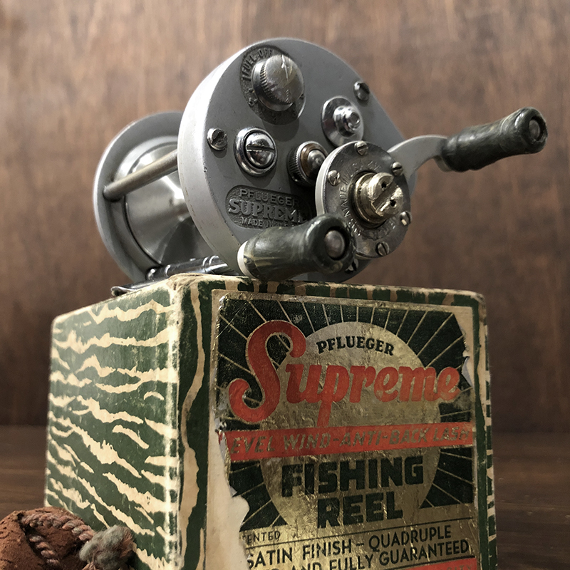 Pflueger Supreme 1573 Direct Bait Reel With Box Pouch Paper