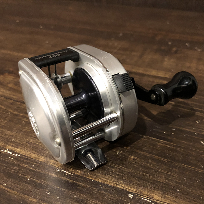 Abu Ambassadeur 1000 Silver Bait Casting Reel 820500 アブ