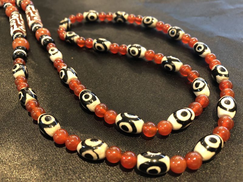 すんごい九眼天珠のネックレス！オニキスと！ドーンとくる！ すんごい