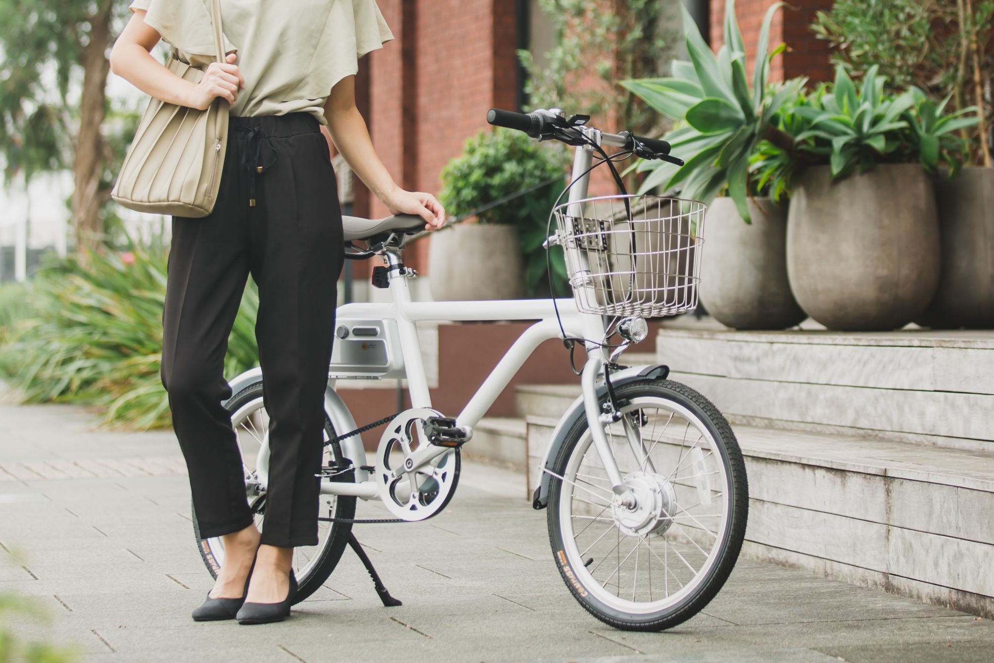 電動アシスト自転車｜スタイル重視で選ぶなら！軽量＆メンテナンス