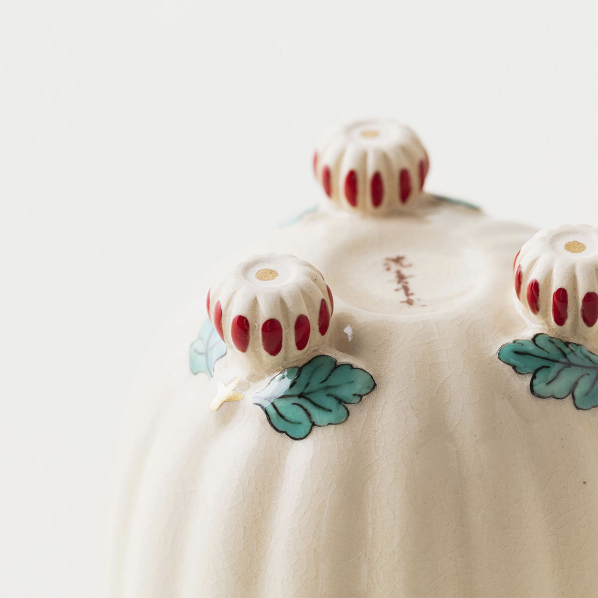 菊脚フリーカップ(菊) [キクアシフリーカップ (キク) ]｜沈壽官窯