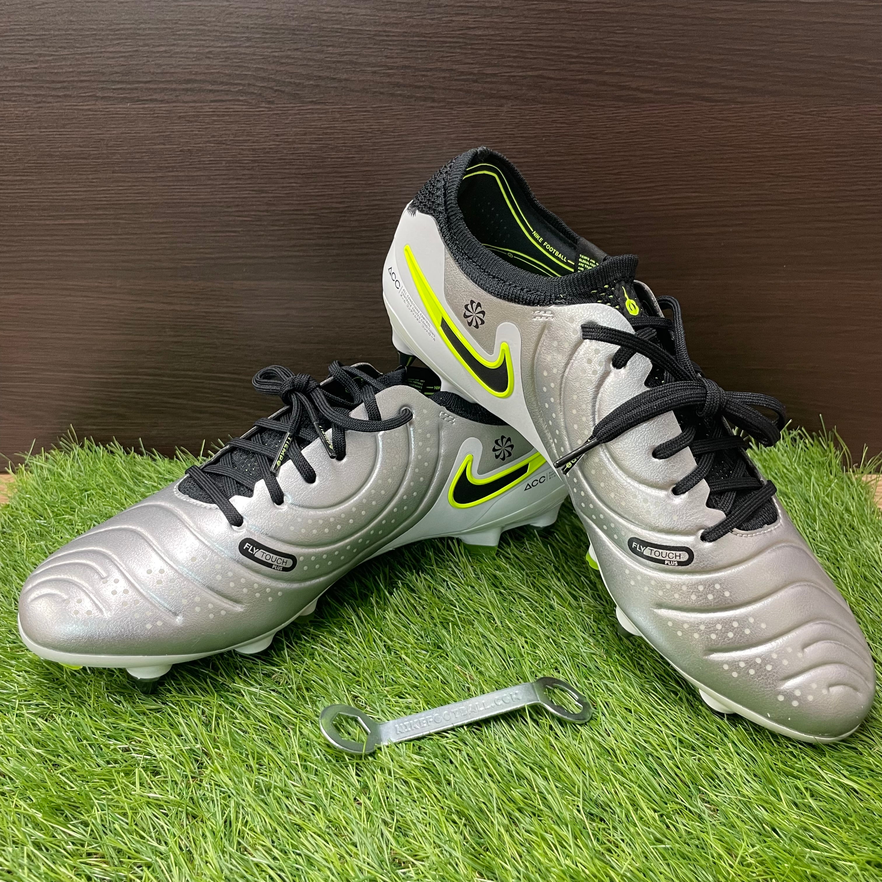 ティエンポレジェンド 10 エリート SG-PRO P FN7283 001 Tiempo legend