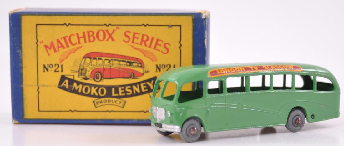 Matchbox No. 21 Bedford Duple Luxury Coach Die Cast Bus