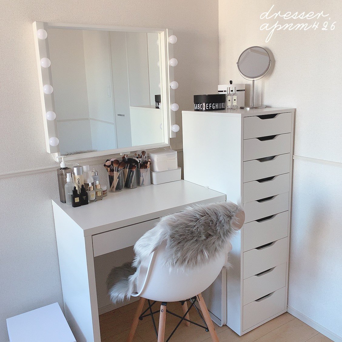 r*m様 IKEAホワイトドレッサー LED照明付き IKEA ドレッサー ライト付き