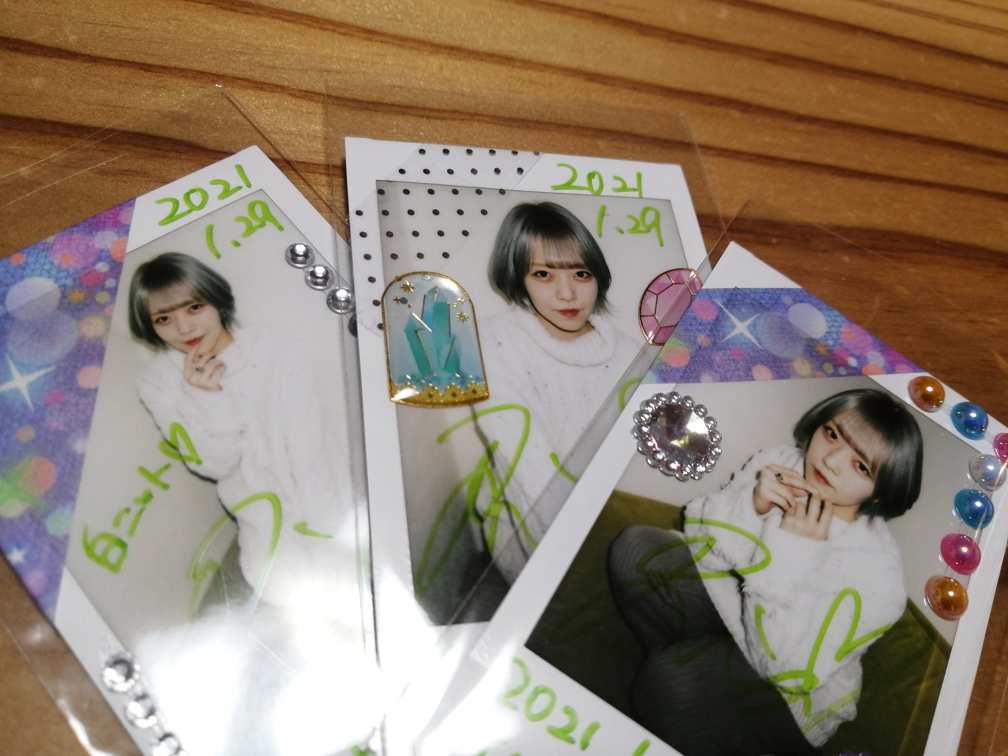 MeseMoa. 白服 落書きチェキ 白服 落書きチェキ めせもあ。 MeseMoa