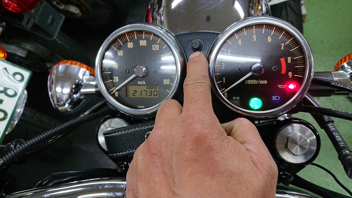 カワサキ W 650メーターの修理 メーターのセレクトスイッチの交換