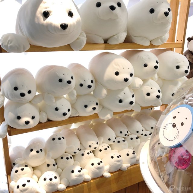 ぬいぐるみくじ」に白いアザラシが仲間入りです。 どれかが当たる1～4