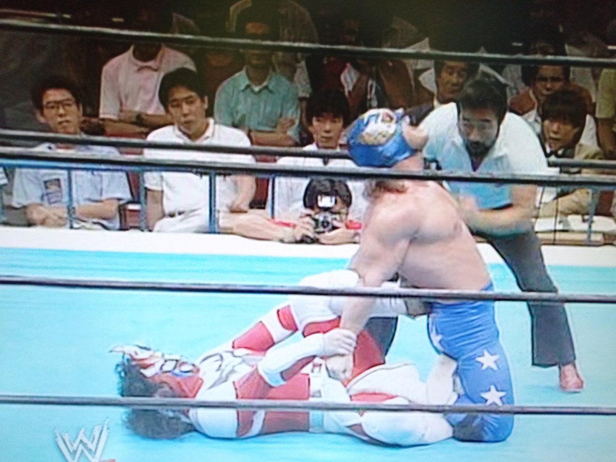 久々にクリス・ベノワのDVDを観てますが、新日本プロレスの映像がWWEの