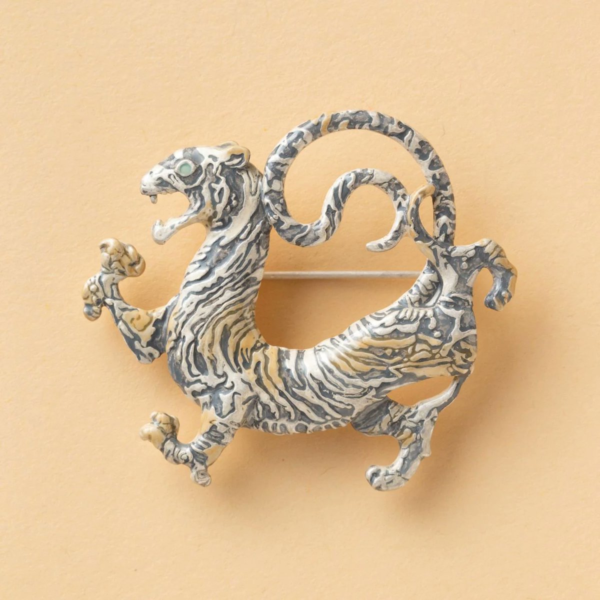 再入荷】 「十二国記」ブローチ（帯留め金具付き） 各5500円（税込