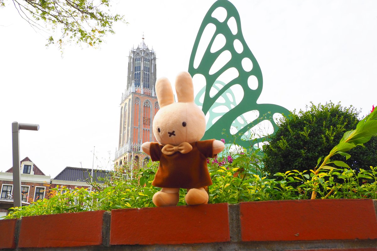 本日10/6（金）より販売開始！🐰 ＼ 大人気の手足が動くポーズ