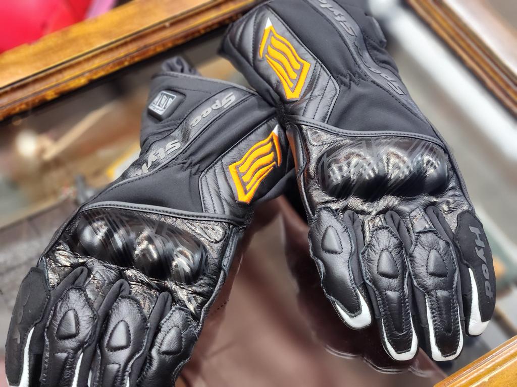 HYOD 電熱グローブ入荷しました❣️🧤 【HHG501 ST-X HEATING RIDE