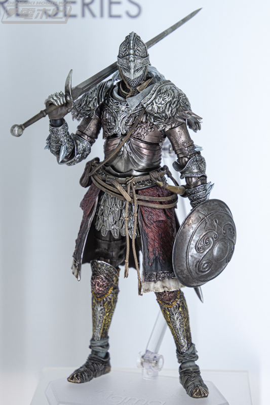 エルデンリング　狼の戦鬼　フィギュア