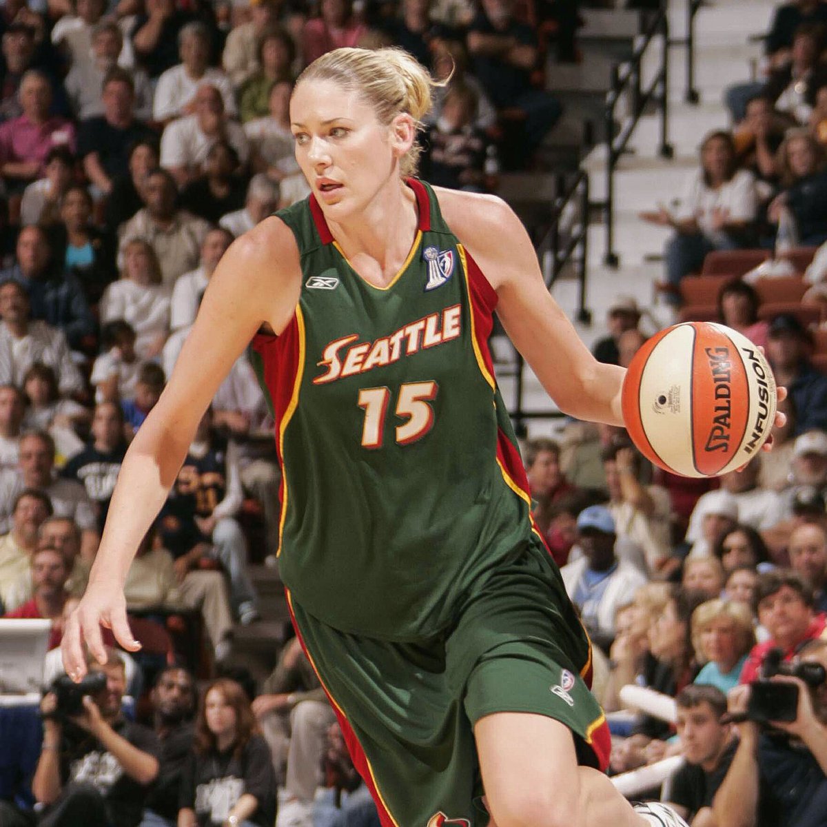 Happy birthday to WNBA legend Lauren Jackson 🇦🇺🥳 – 7x WNBA All