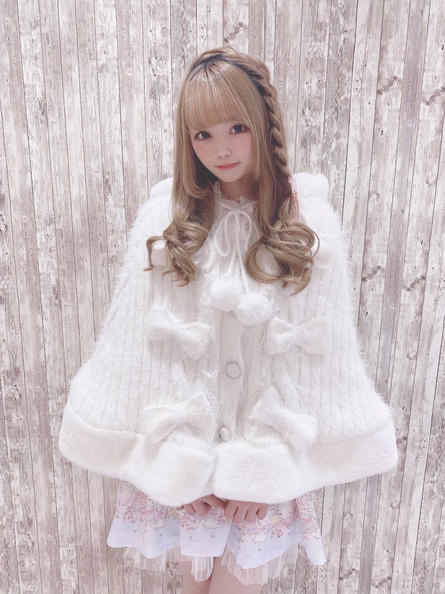 ⑅୨୧ 新宿ALTA店♡新作item ୨୧⑅* LIZLISA定番のポンチョ