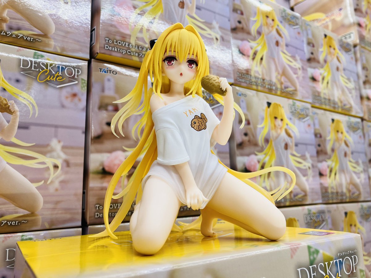 To LOVEる-とらぶる- ダークネス』より 好物のたい焼きをもった ルーム