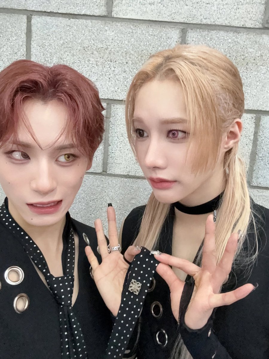 250624 - b.stage 💭 🩷: “🎪6️⃣2️⃣4️⃣🎪-🦋🦊” #XLOV #엑스러브