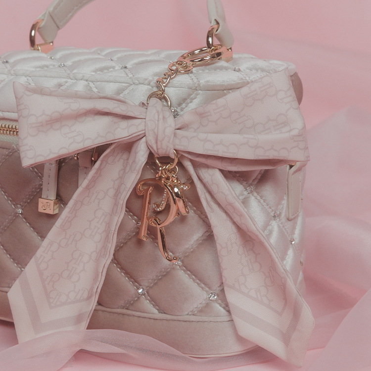 ✨再入荷予約受付開始✨ お問い合わせ多数の、 『2WAY リボンチャーム