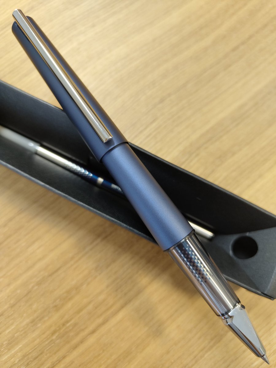 8/13より発売の「KOKUYO WP」ミッドナイトブルー、もう手に入れまし