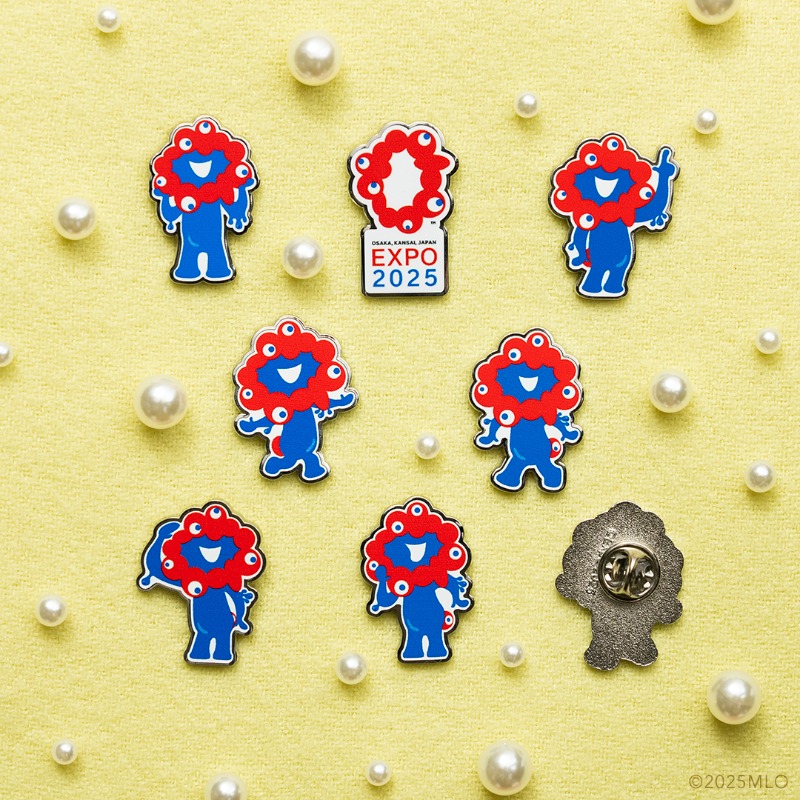 おすすめ商品紹介👜 ￣￣￣￣￣￣￣￣￣ 様々なポーズのミャクミャクや